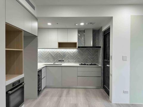 信實木工/室內裝修 - 木柵新成屋全室裝潢：開放式廚房/牆面西班牙進口磁磚人字拼