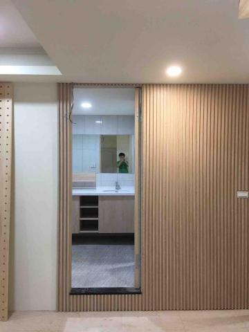 信實木工/室內裝修 - 萬華老屋翻修：格柵隱藏門牆面