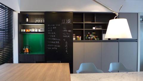 百昇名廚 - 茶水櫃結合書櫃(推拉門黑板隱藏茶水櫃)