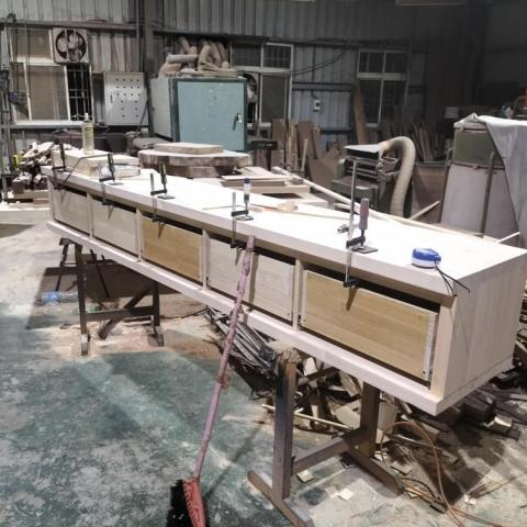 達佑裝修 - 實木電視櫃~膠合