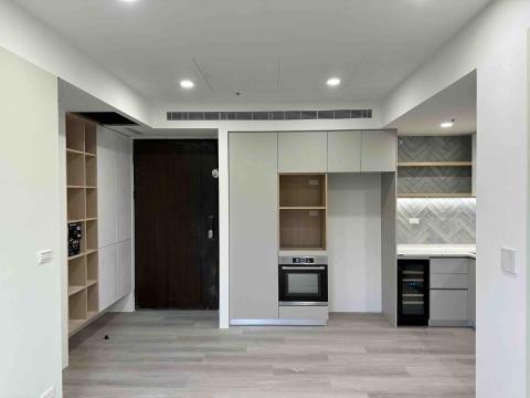 信實木工/室內裝修 - 木柵新成屋全室裝潢：玄關視角