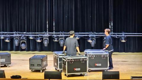 敦煌樂器有限公司(敦煌音響燈光) - 演藝廳吊掛燈具呈現最好的視覺畫面