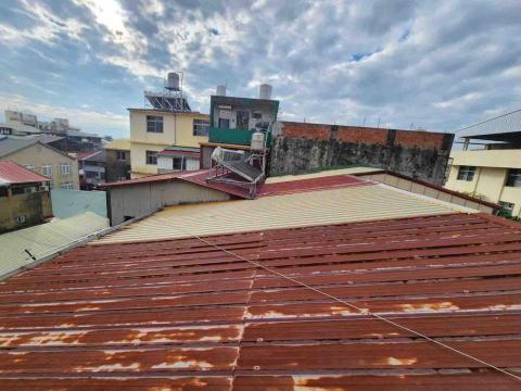 Homes阿俊 - 南投中學街鐵皮屋頂更新