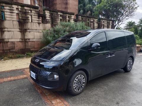 專業包車旅遊 商務接送 機場接送 - 車體全照