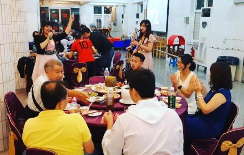 銅話樂章婚禮活動企劃行銷 - 樂團桌邊演出