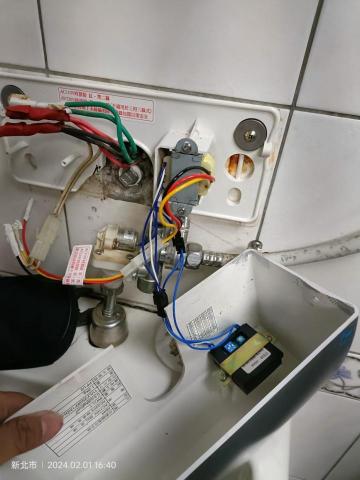 唯舜居家水電 - 小便斗紅外線感應故障，查修