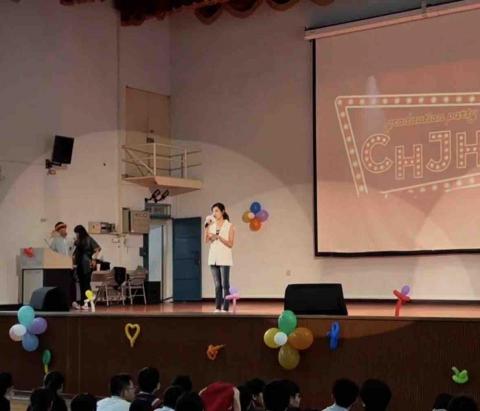 夏蕊全方位活動主持 /全方位活動企劃/場地佈置/水中模特兒 - 校園活動主持