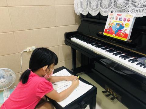 加樂鋼琴工作室 - 