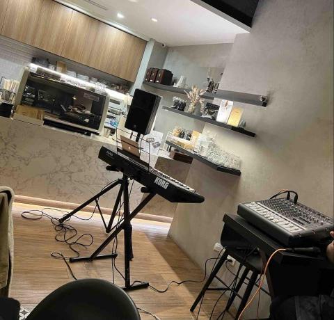 喜洋洋活動表演舞台藝術 - 企業餐會-電子琴伴奏