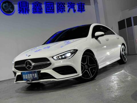 Dx鼎鑫國際 (Dx鼎鑫國際汽車) - 2020年式 Mercedes-Benz AMG CLA250 4MATIC

保證實車實圖
開價不等於成交價
買賣一時 朋友一世

價格 : 1680000
里程 : 57000(公里)

未領牌
里程保證
原鈑件
AMG 造型 - 前擾流板、側裙
22P DISTRONIC智能定速測距輔助
速度感應動力轉向系統/Vario 轉向系統
盲點監控
主動停車輔助系統
雙前座椅可電動調節，附記憶功能 座椅加熱
環景式內裝照明（含64色氛圍燈）
主動車道維持輔助（攝影機）
內後視鏡和外後視鏡自動調光
具有 FC