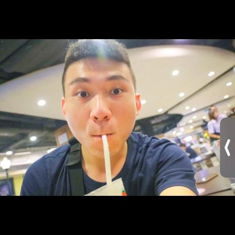 提供銑床服務的專家岑右許