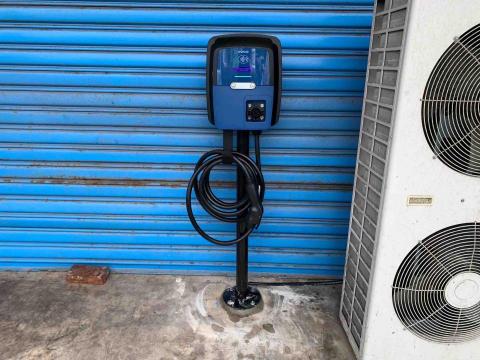 王柏維 -  立柱式