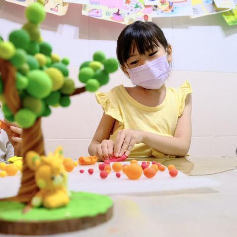 狐狸先生玩泥巴 - 夢幻樹黏土課程