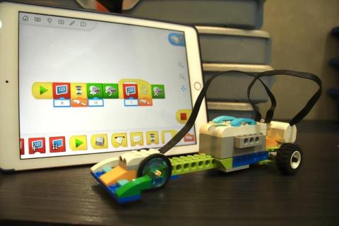 鄭良一(綠茶老師) - 樂高WeDO 2.0 (適合小二到小三) 