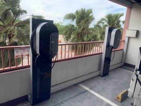 王柏維 - 充電樁