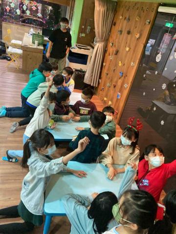 Sharon 雪倫 - 英語教學