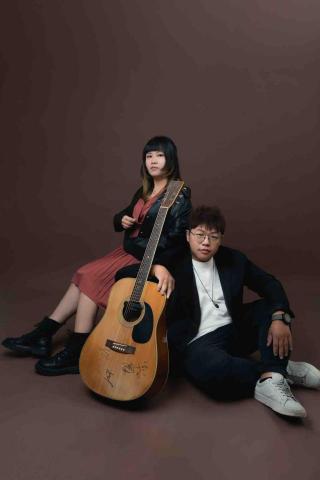 梨芽 Riya - 雙人組合（主唱&吉他手)