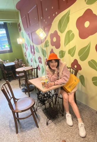 Yafaa彩繪工作室 - 復古阿嬤花風格咖啡廳。