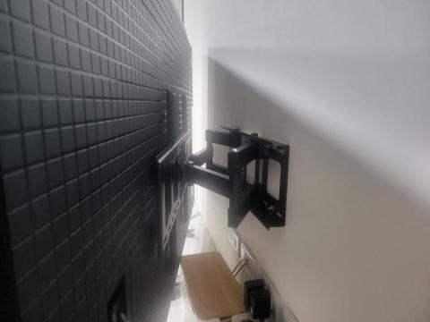 MARS - SONY 65吋電視使用
雙臂式伸縮架
EVERSUN AW-L60A
安裝於水泥牆