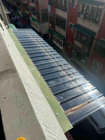 鑫豪鐵屋工程 - 透光浪板(1)