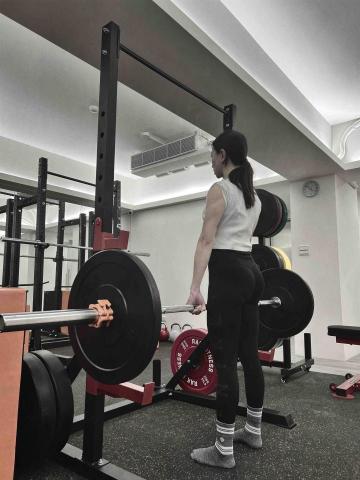 Vivian - 重量訓練示範畫面