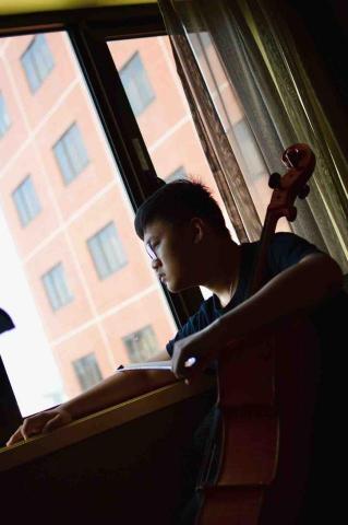 提供大提琴服務的專家孫丞麟