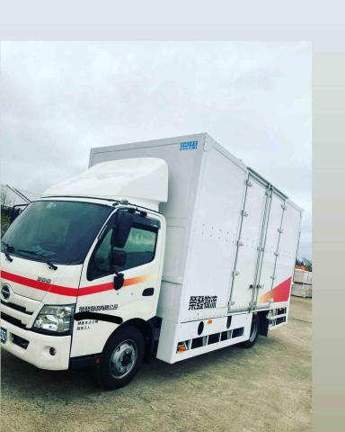 提供短髮燙髮尾服務的專家翔