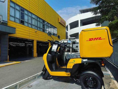 救援王-重機託運 - 三重-高雄
宏佳騰三輪電動車