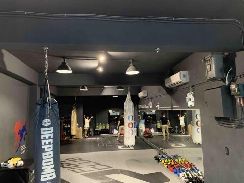 王性翔 - 燈具安裝