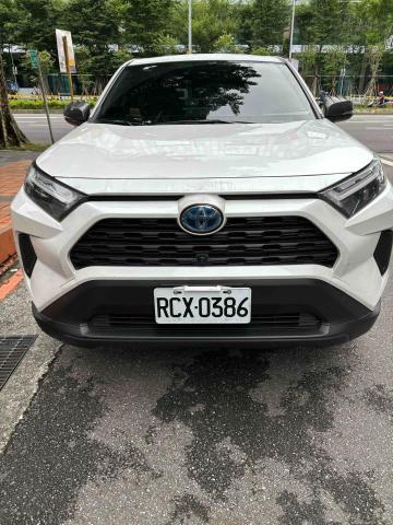 提供載貨服務的專家富潘達機場接送包車服務