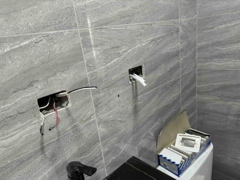 連佑水電工程 - 浴廁新增插座含拉線