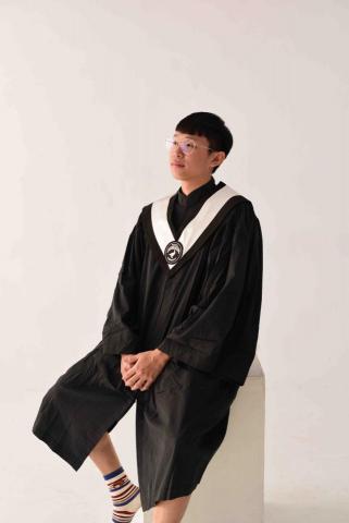 吳俊穎 - 學士照