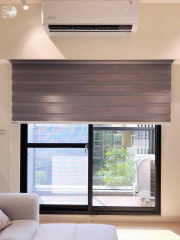 葉承翰 - ?案場：高雄市三民區熱河街/青島街建案
從陌生到熟悉，從誠意到滿意
我們販賣窗簾跟人間煙火...♪*ﾟ
萬物皆可愛，售後保固也會一直在
我在等風也在等你︎︎?⟡.·
?調光簾：便利、調光性更佳，線條簡單不拘束，光線調整的方式自己也可以選擇，透過格柵式造型調整進光量，透過格柵式造型調整進光量，通常被使用在書房、工作室及辦公室.ᐟ‪.ᐟ