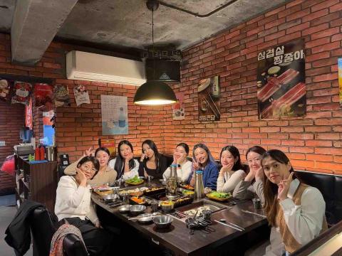 HONG的韓文翻譯 - 