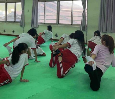 范麗綦 -  教學前熱身（很看重）