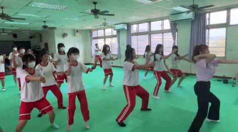 范麗綦 - Mv舞蹈教學課堂班