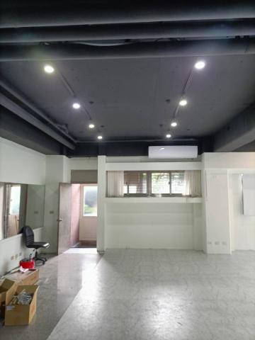 怡信工程 - 健身房燈光及吊扇施作