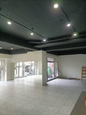 怡信工程 - 健身房燈光及吊扇施作