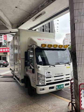 富利嘉搬家貨運有限公司 - 搬運載運服務請選擇綠色車牌營業用車的合法業者呦！！