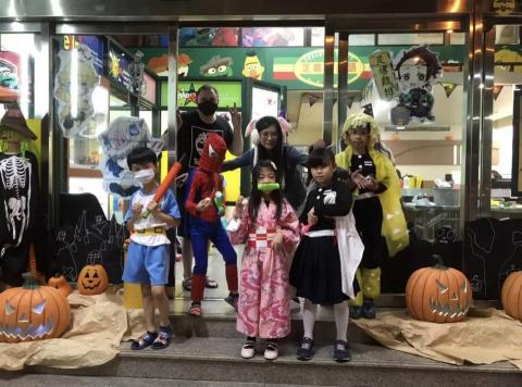 Angela Chang - 萬聖節裝扮(搭配外師一起)