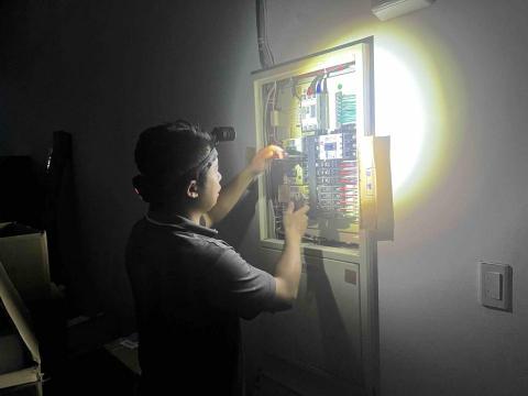 祺勝 - 更換冷氣無融絲開關 祺勝 - 更換冷氣無融絲開關