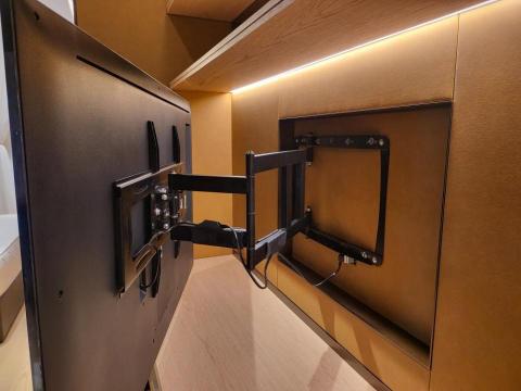 MARS - LG 55吋電視使用
單臂式伸縮架
淘寶牌
安裝於內崁木作牆