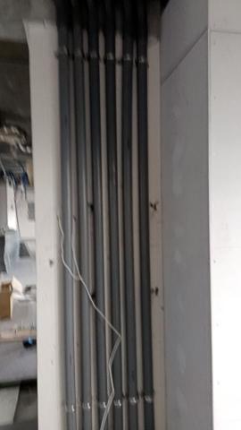 東和室內裝修工程行 - 水管外漏 會使用輕隔間單面封板將其包覆