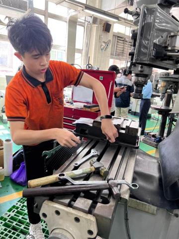 提供加工nc服務的專家劉品佑