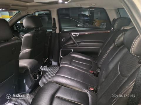 葉清宏 - 後座空間很大椅背可以調的很低可以躺