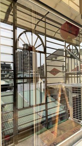 林大妹 - 客戶的整片玻璃