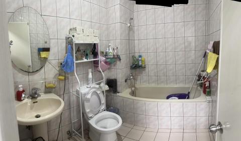 林大妹 - 客戶的廁所很多水斑霉斑，經過我的雙手整個廁所發亮了