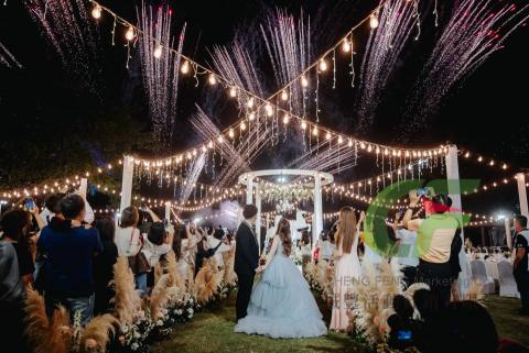 誠豐活動行銷。燈光音響。活動整合。會場佈置。CFMarketing - 戶外婚禮串燈佈置 誠豐活動行銷。燈光音響。活動整合。會場佈置。CFMarketing - 戶外婚禮串燈佈置