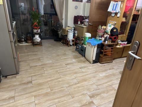 林大妹 - 原本這個客戶在這個照片，所有的地方都堆滿了垃圾蟑螂應該好幾百隻吧東西也都臭掉髒亂不堪