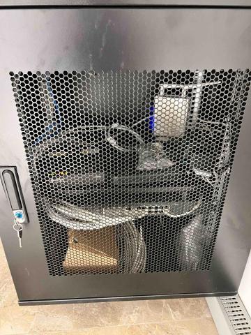 立邩網路科技 - 機櫃安裝